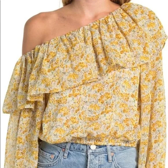 ASTR The Label One-Shoulder Yellow Floral Peasant Top - Picture 2 of 8